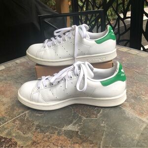 Adidas Stan Smith Sz 7 men’s Sz 9 women’s